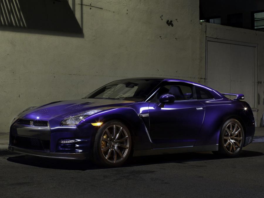  Nissan GT-R Black Edition 2010 года  (US) (фото 4 из 27)